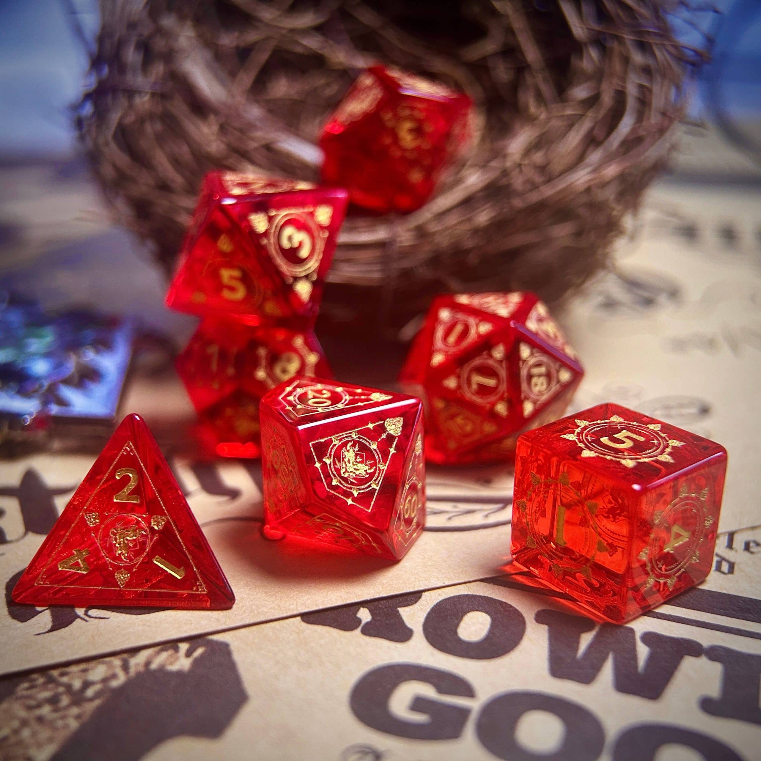 微信图片_20251001190426 Red Glass Crystal Stone Polyhedral Gemstone Dice Set, 7 Pieces Golden Demon Dragon Series - Image 1
